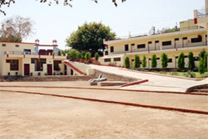 https://cache.careers360.mobi/media/colleges/social-media/media-gallery/10709/2019/2/22/Campus View of Rajiv Gandhi Vocational Education and Training College Gwalior_Campus-View.jpg